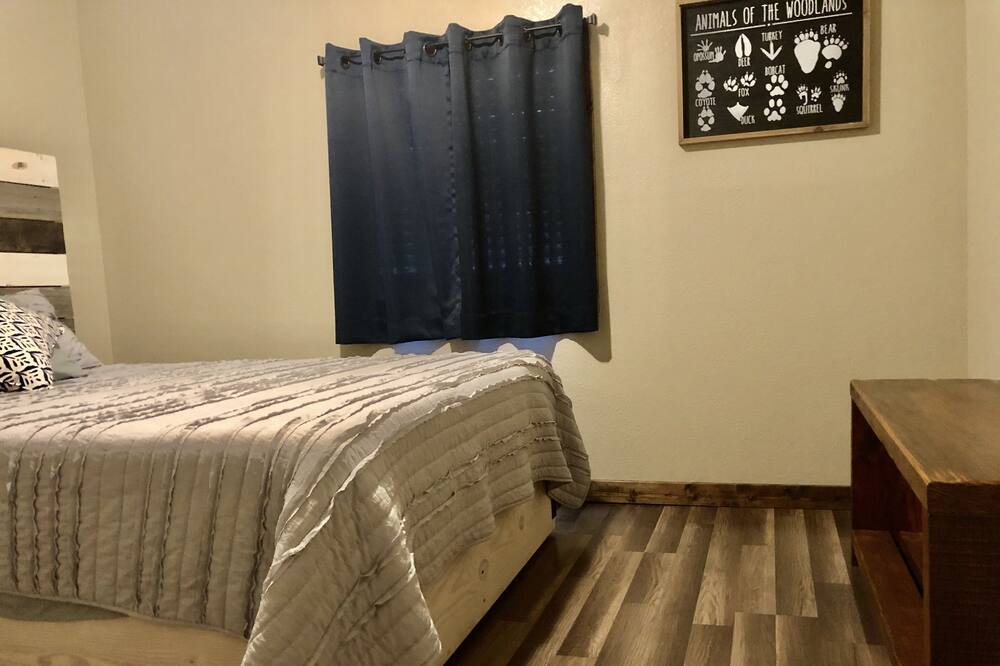 Photo of Bedroom in Daisy