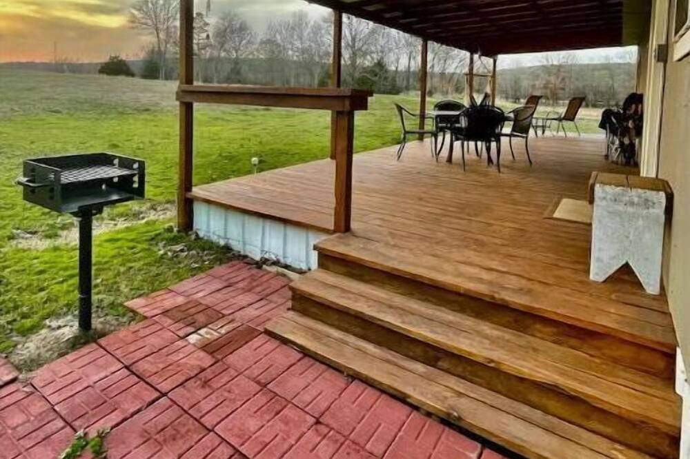 Photo of Outdoor in Daisy