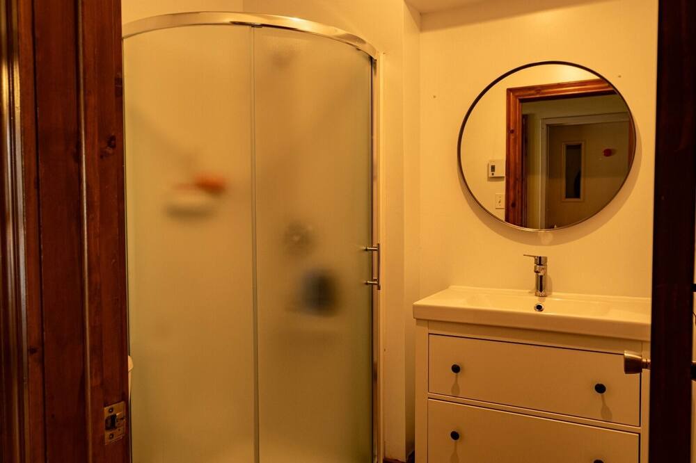 Photo of Bathroom in Mont-Carmel