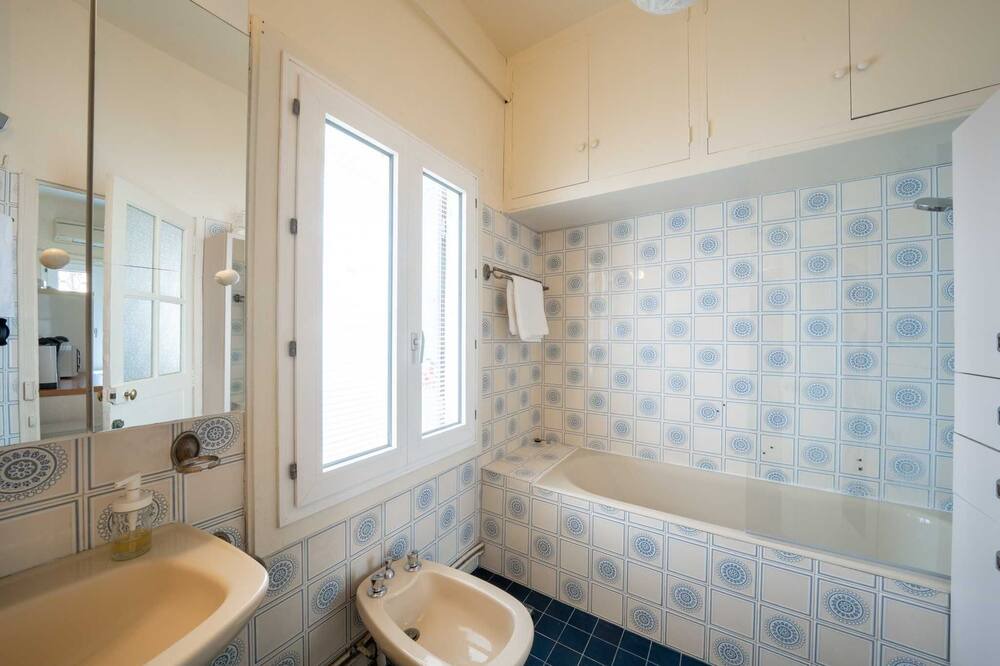 Photo of Bathroom in Gambetta