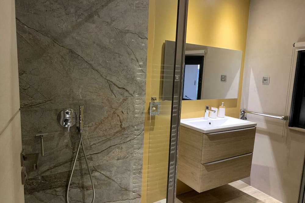 Photo of Bathroom in Saint-Jacques