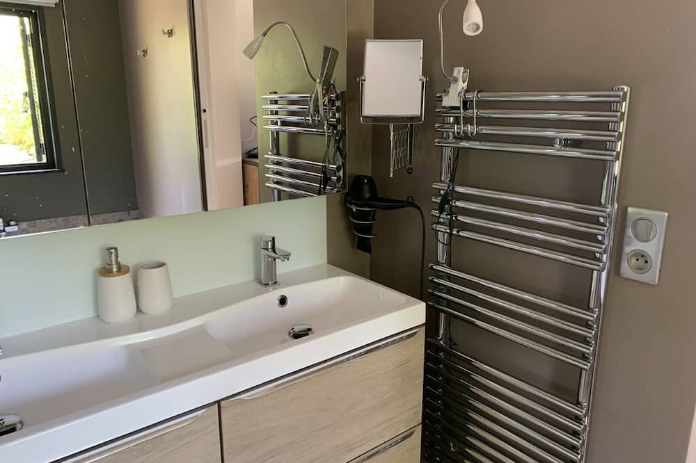 Photo of Bathroom in Saint-Jacques