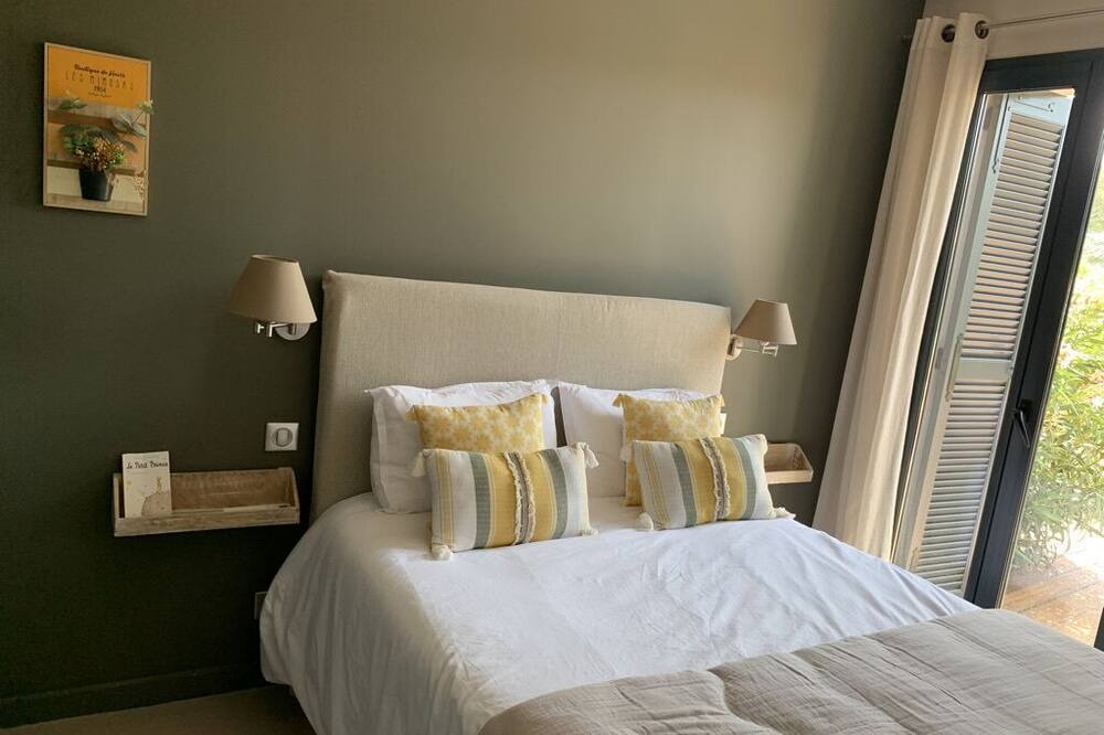 Photo of Bedroom in Saint-Jacques