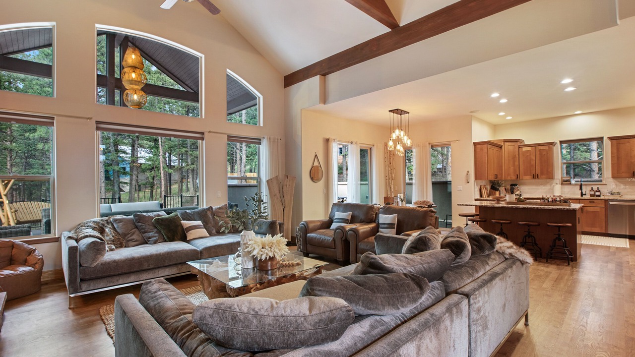 Photo of Livingroom in Woodland Park