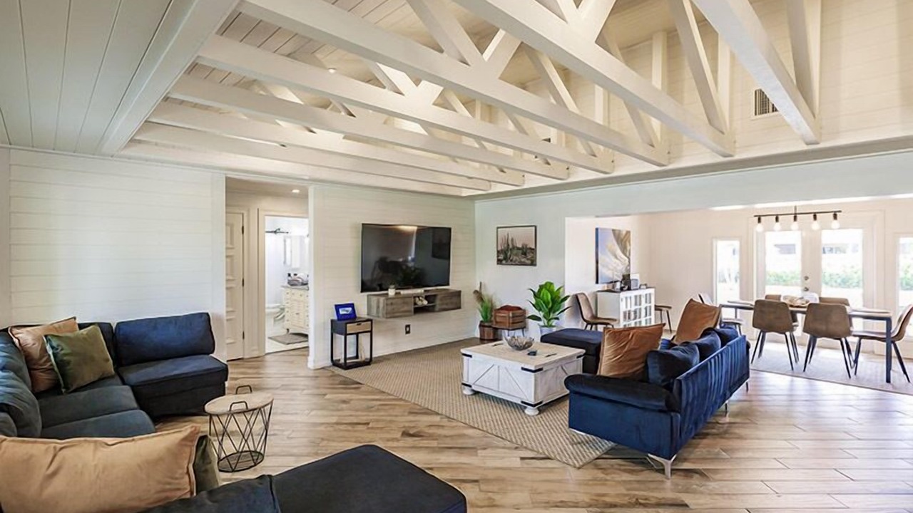 Photo of Livingroom in Willoughby Acres