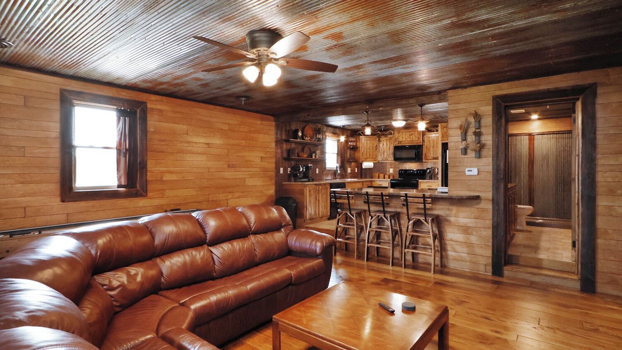 Photo of Livingroom in Junction City