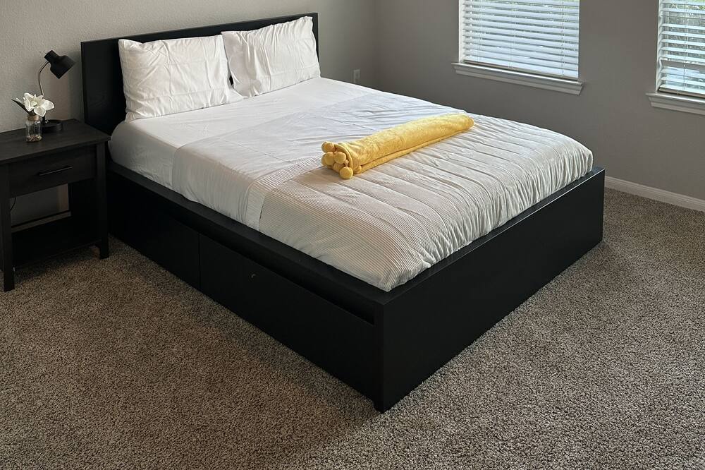 Photo of Bedroom in Atascocita