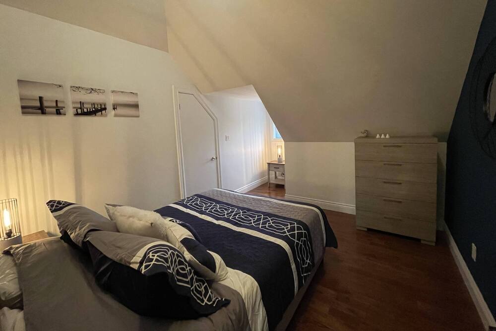 Photo of Bedroom in Mille-Isles