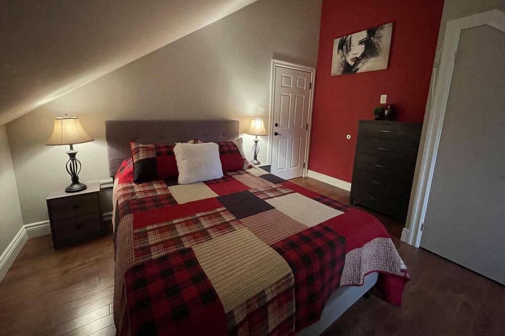 Photo of Bedroom in Mille-Isles