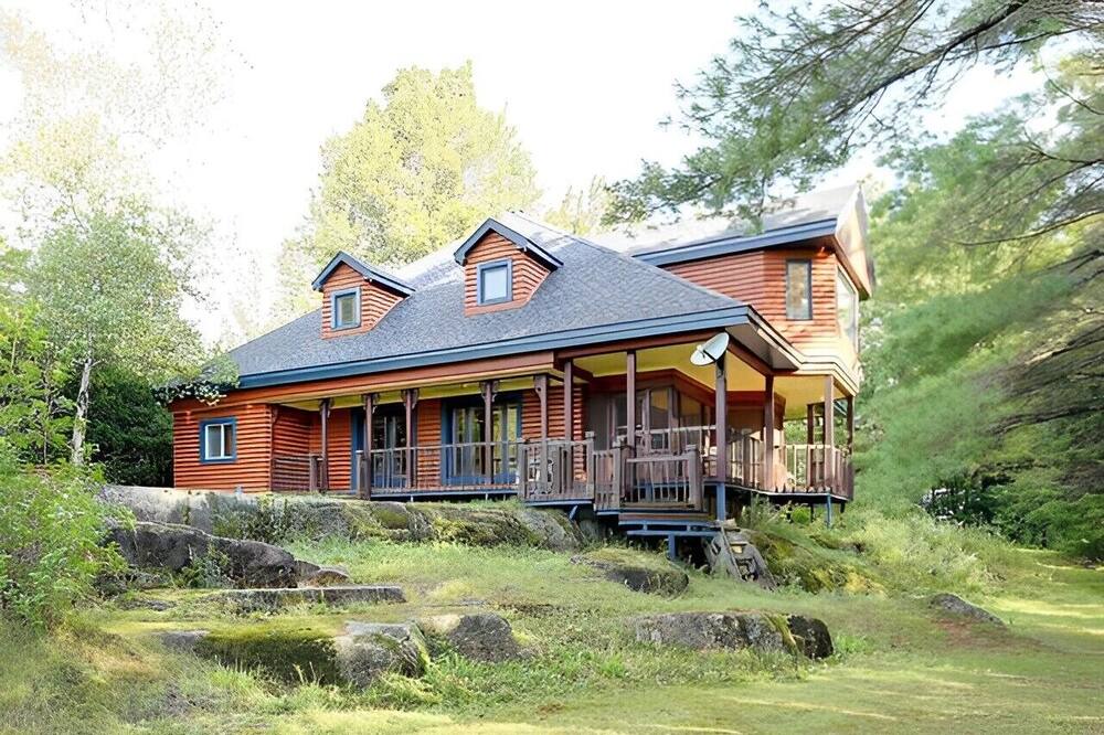 Photo of Outdoor in Mille-Isles