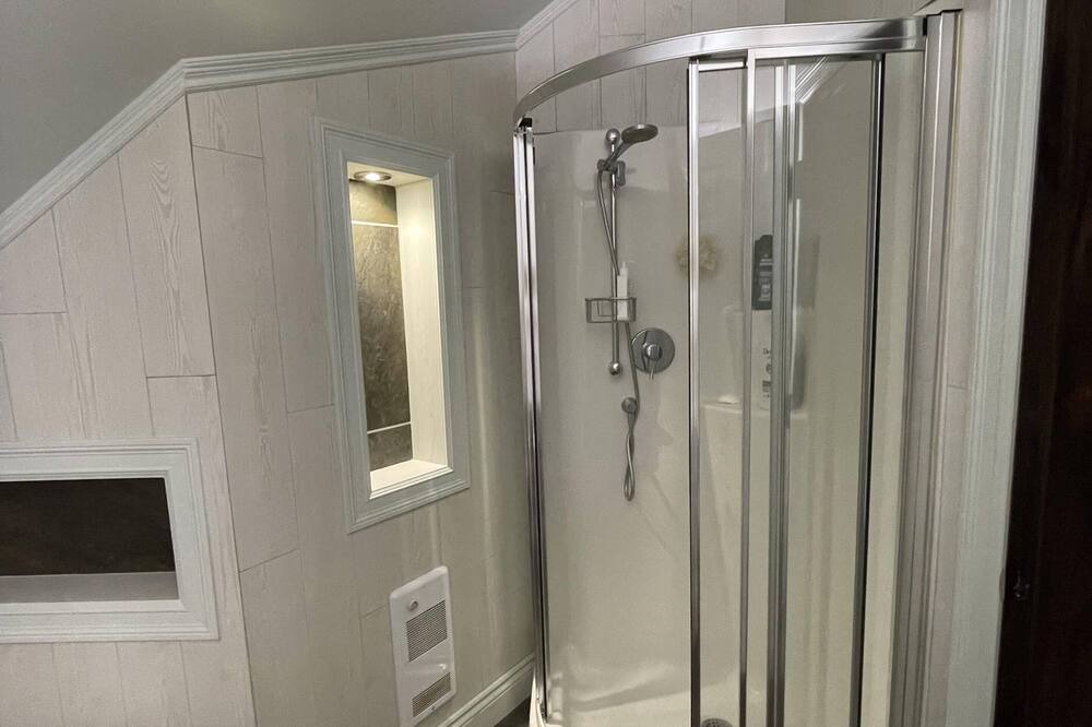 Photo of Bathroom in Mille-Isles