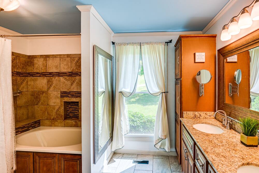 Photo of Bathroom in Whites Creek