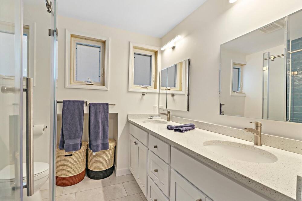 Photo of Bathroom in Fox Lake
