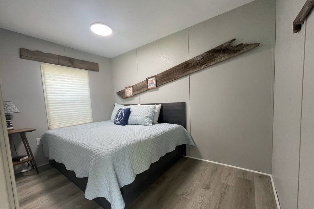 Photo of Bedroom in Dandridge