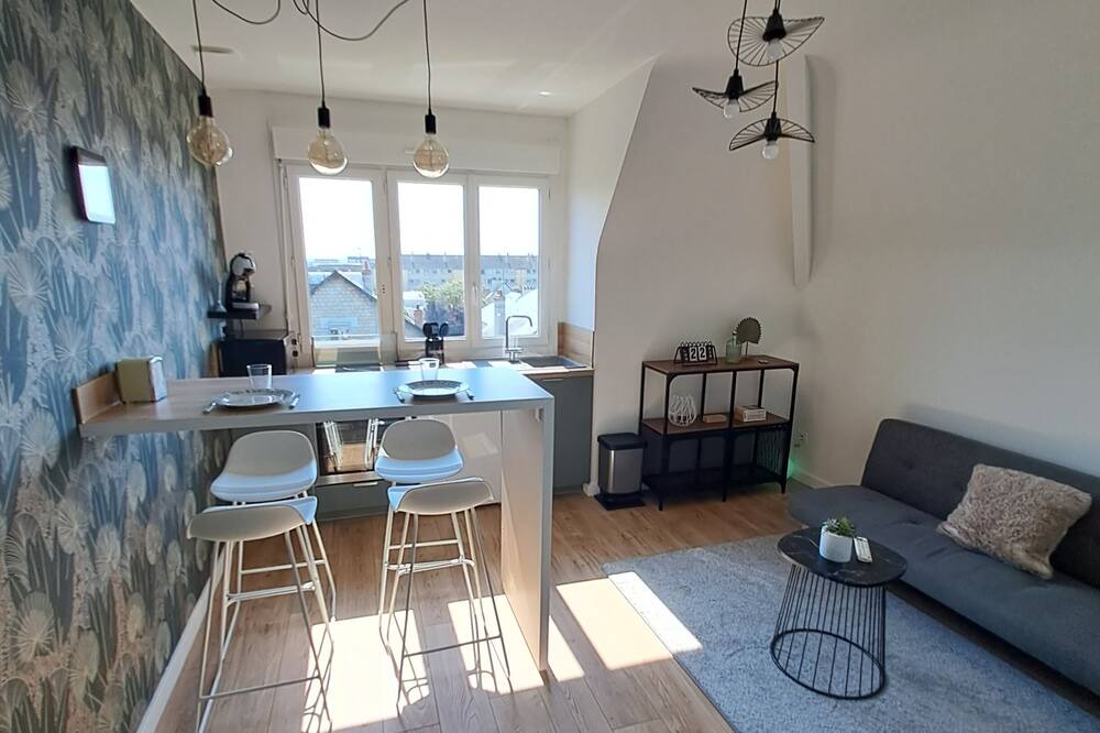 Photo of Others in Claude Decaen