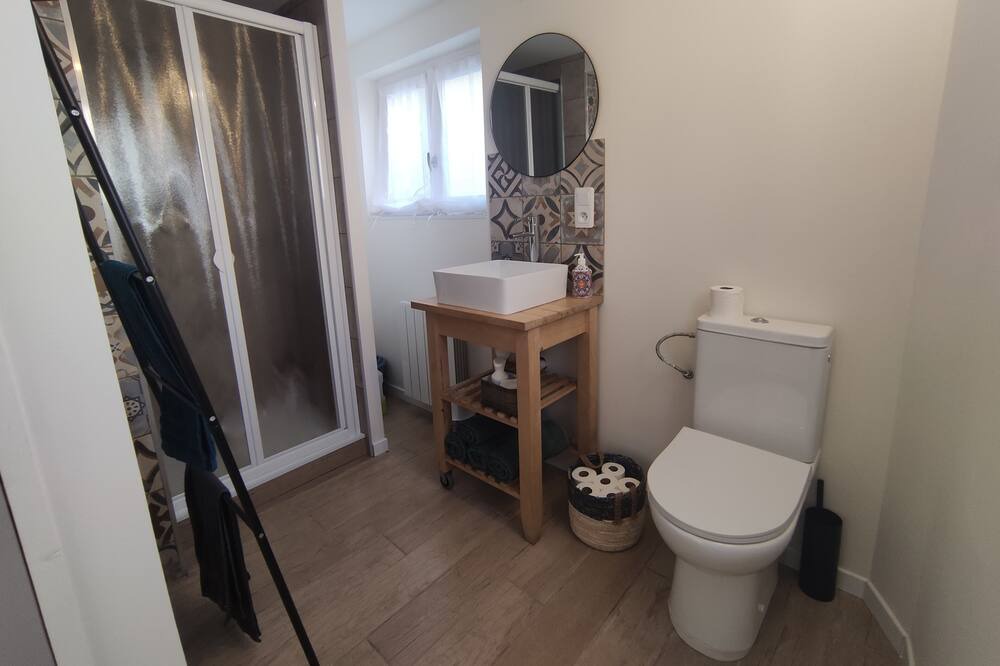 Photo of Bathroom in Saint-Amand-sur-Sevre