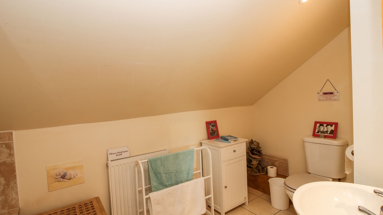 Photo of Others in Bromlow