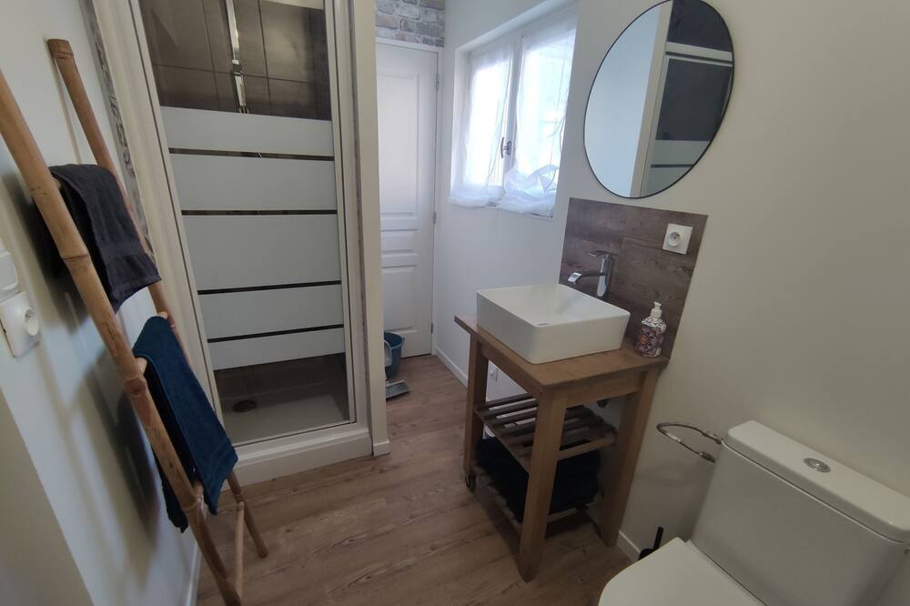 Photo of Bathroom in Saint-Amand-sur-Sevre