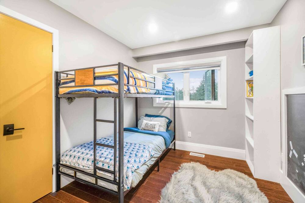 Photo of Bedroom in East Gwillimbury