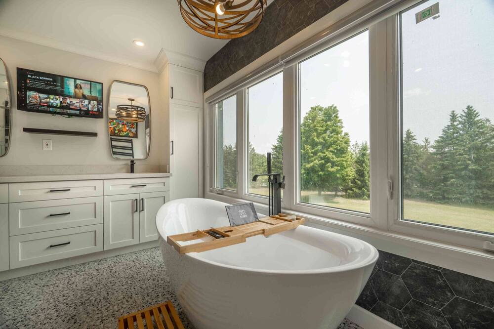 Photo of Bathroom in East Gwillimbury