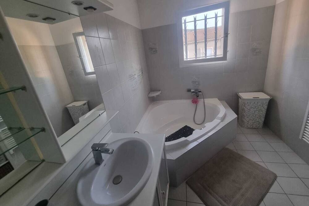 Photo of Bathroom in Le Rove