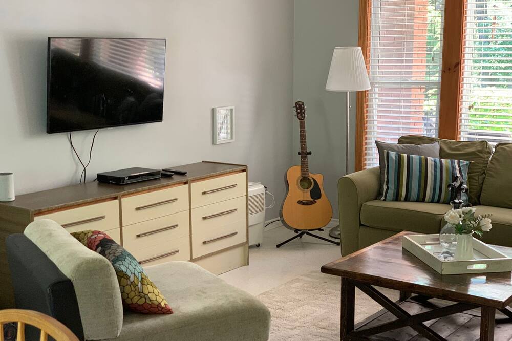 Photo of Livingroom in Lafontaine