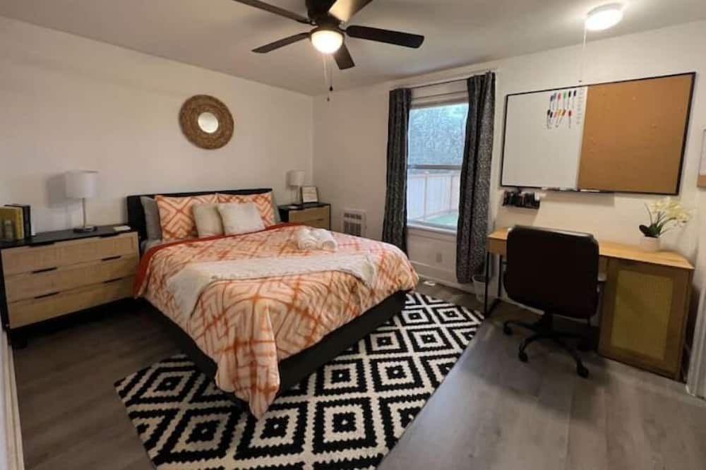 Photo of Bedroom in Dupont