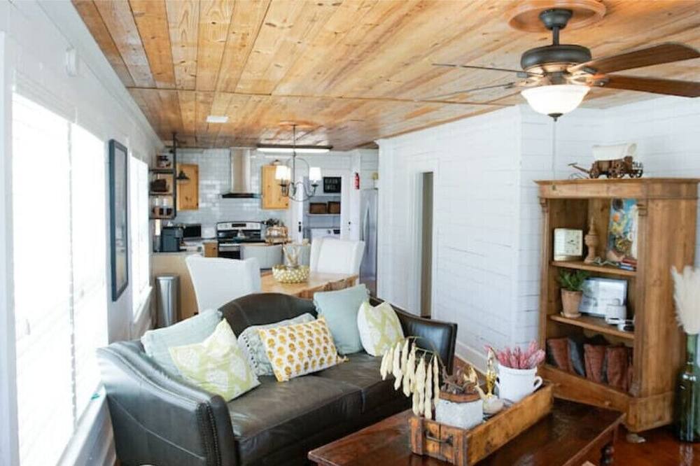 Photo of Livingroom in Stephenville