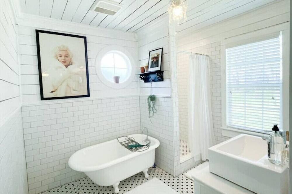 Photo of Bathroom in Stephenville