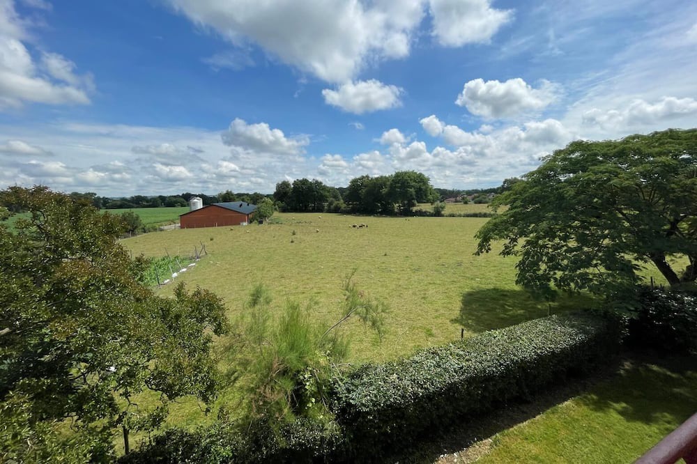 Photo of Outdoor in Bougarber