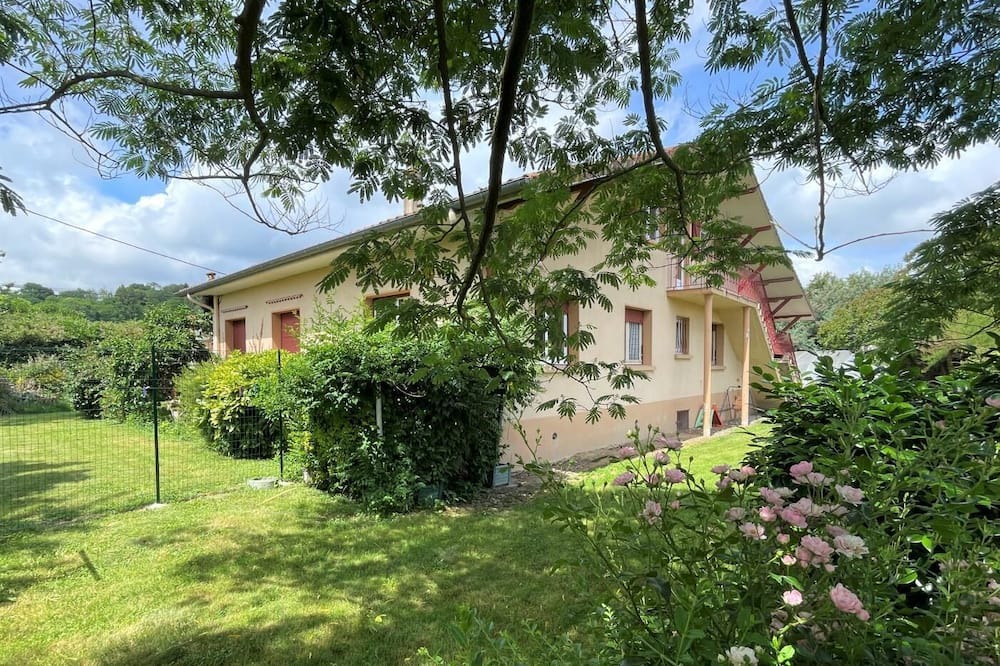 Photo of Outdoor in Bougarber