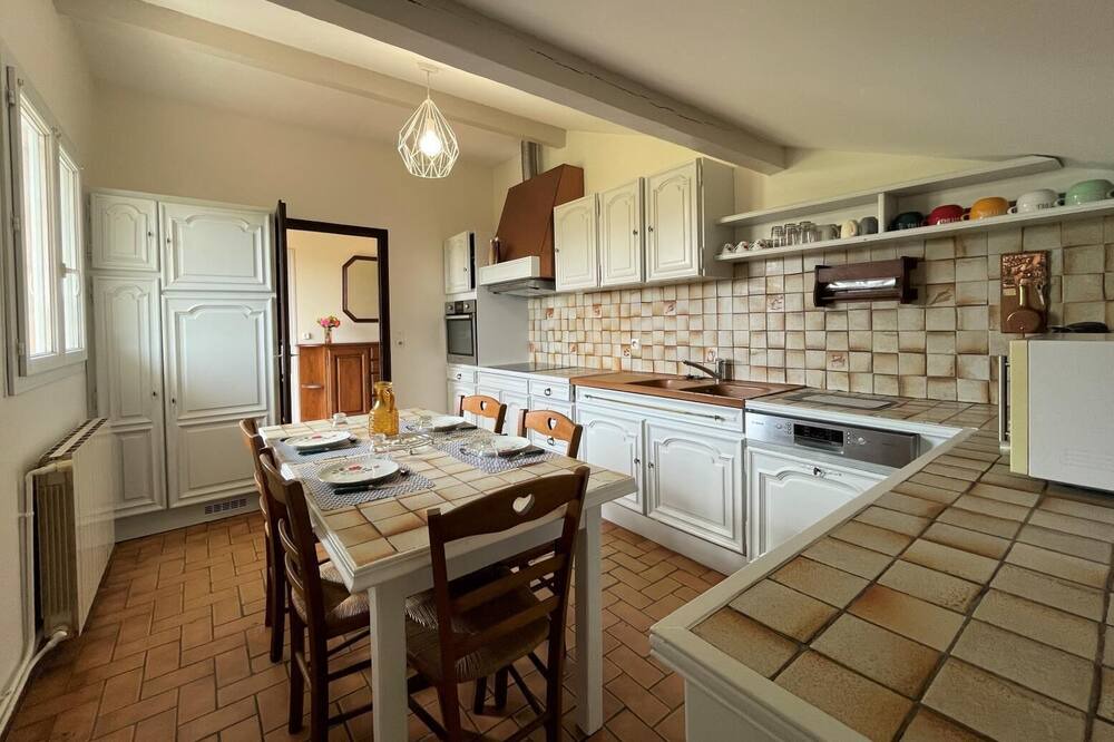 Photo of Kitchen in Bougarber