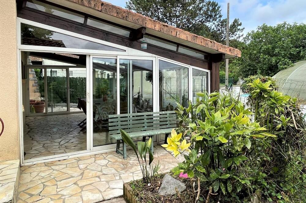 Photo of Outdoor in Bougarber