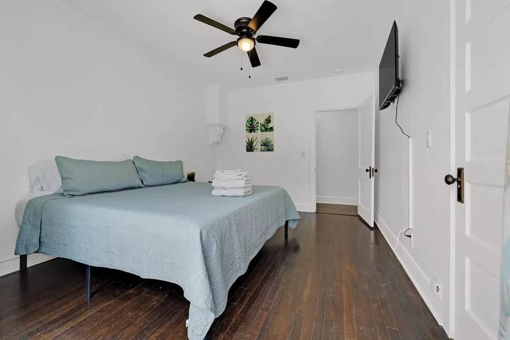 Photo of Bedroom in Lake Park