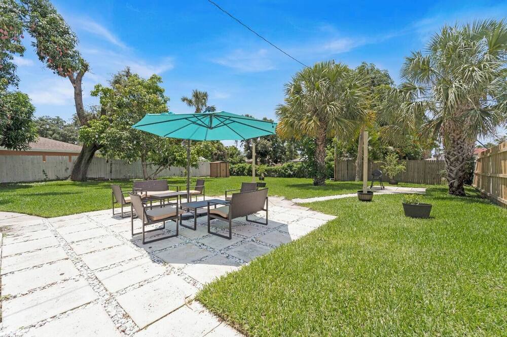 Photo of Patio Balcony in Lake Park
