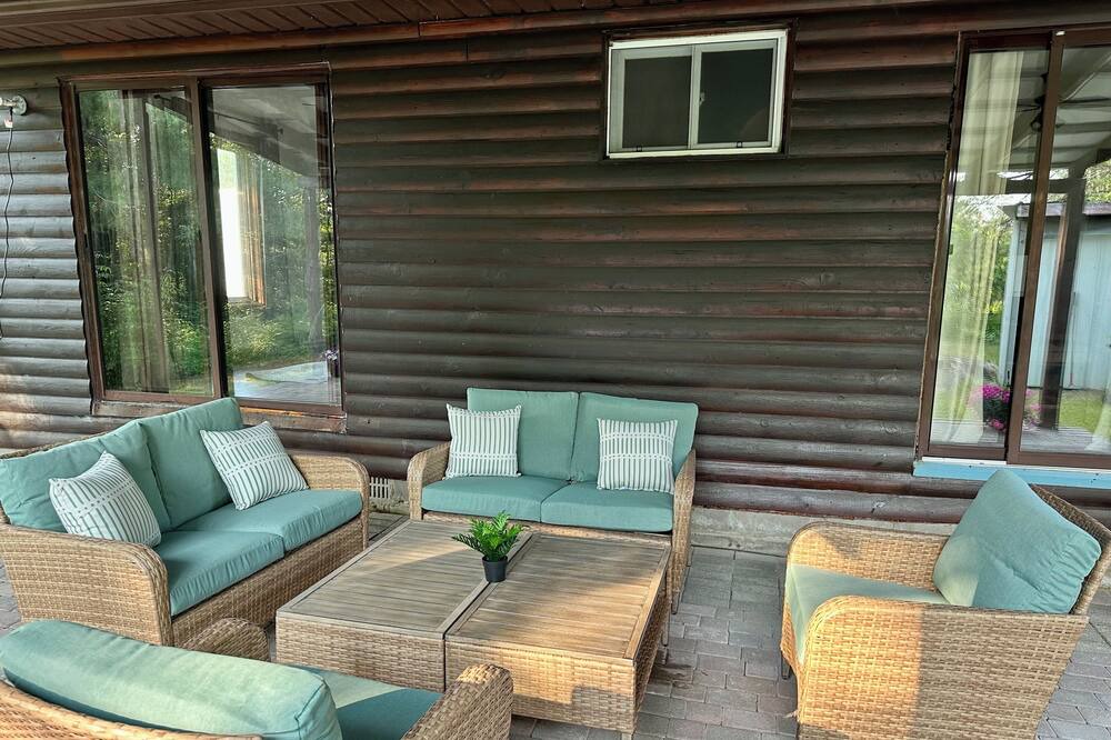 Photo of Patio Balcony in Severn Bridge