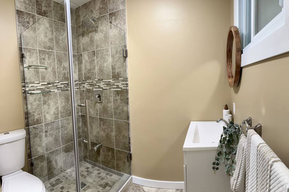 Photo of Bathroom in Severn Bridge