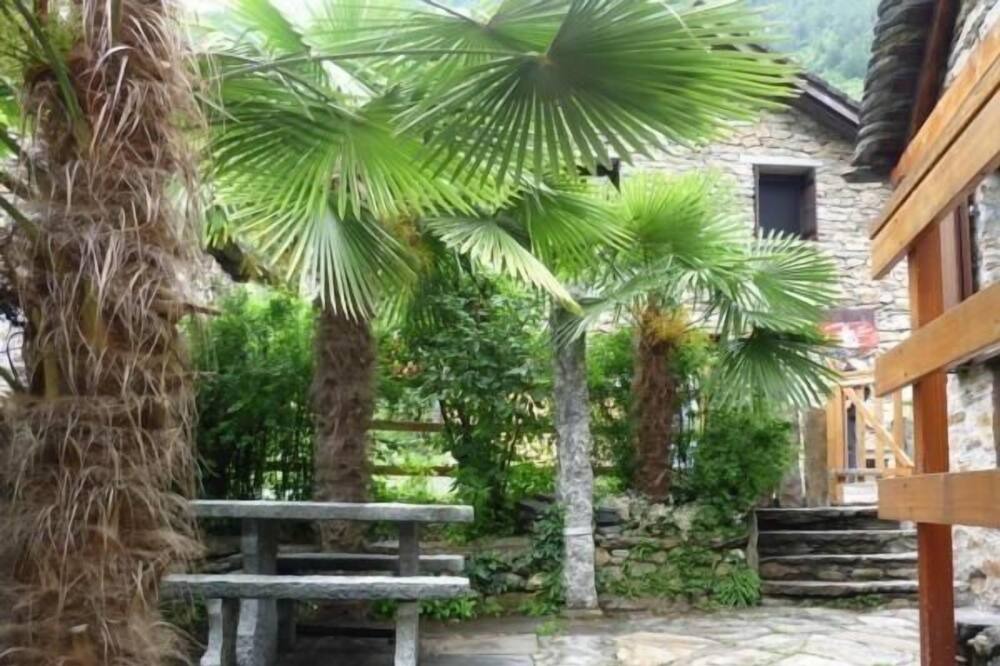 Photo of Outdoor in Semione