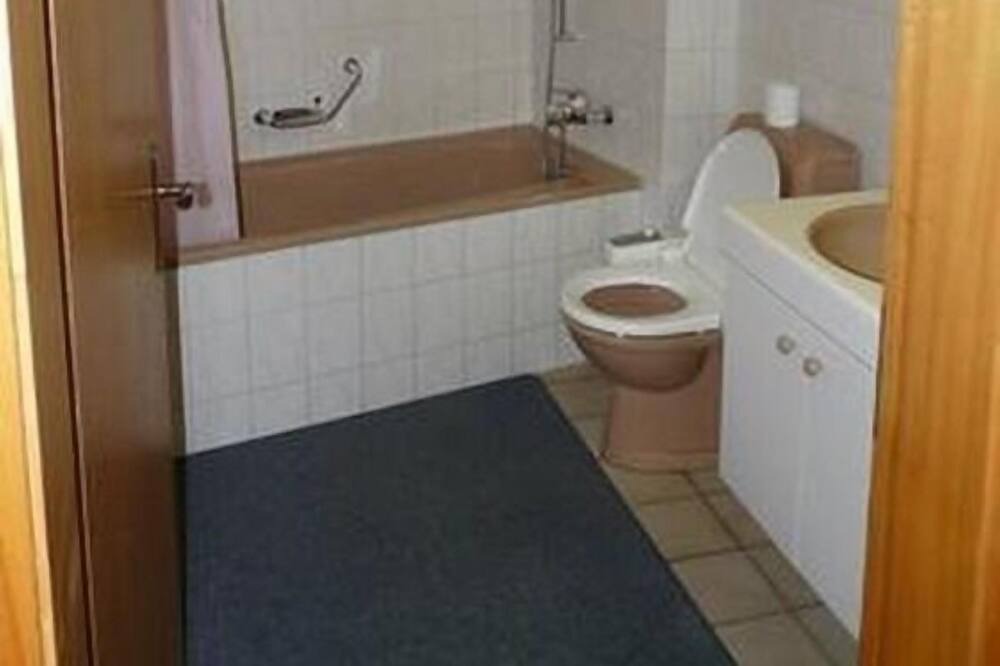 Photo of Bathroom in Boenigen