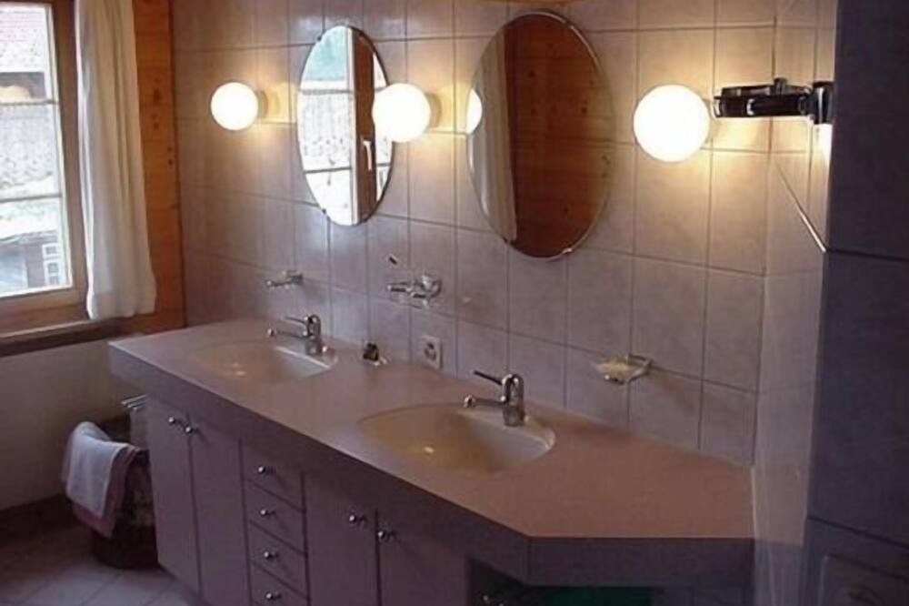 Photo of Bathroom in Erlen