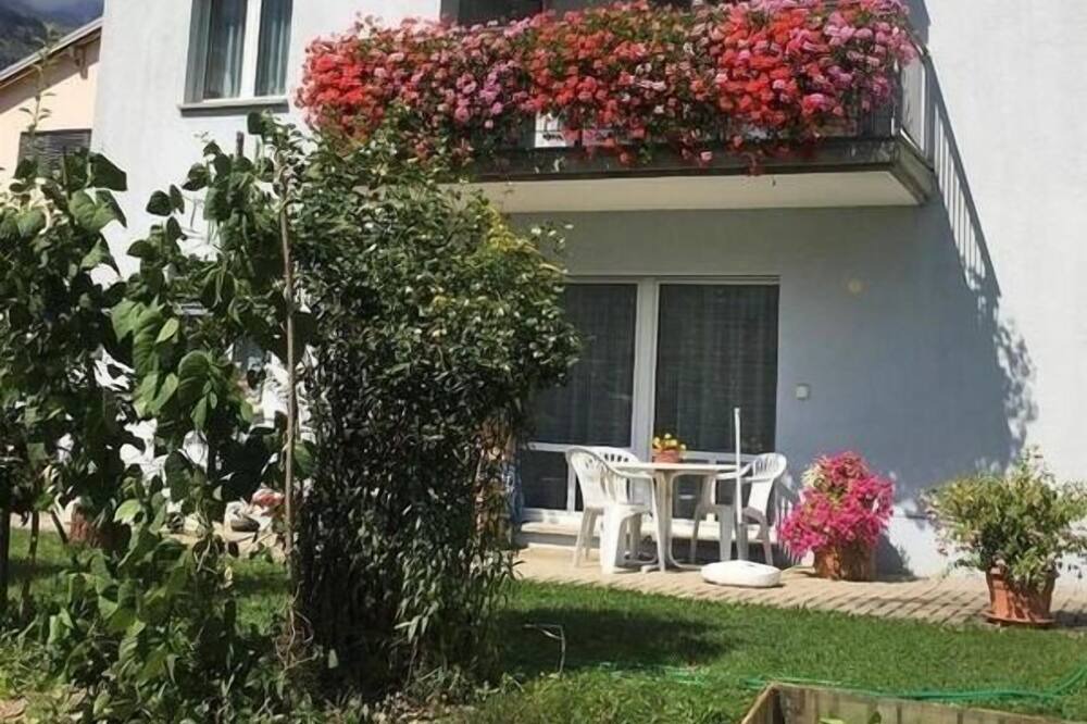 Photo of Outdoor in Li Curt