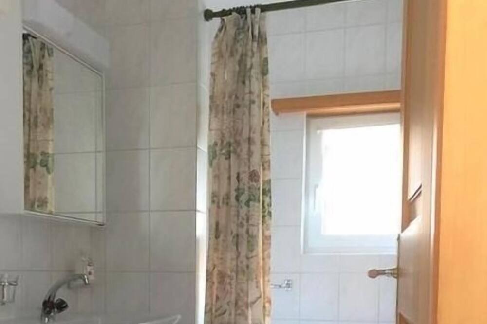 Photo of Bathroom in Li Curt