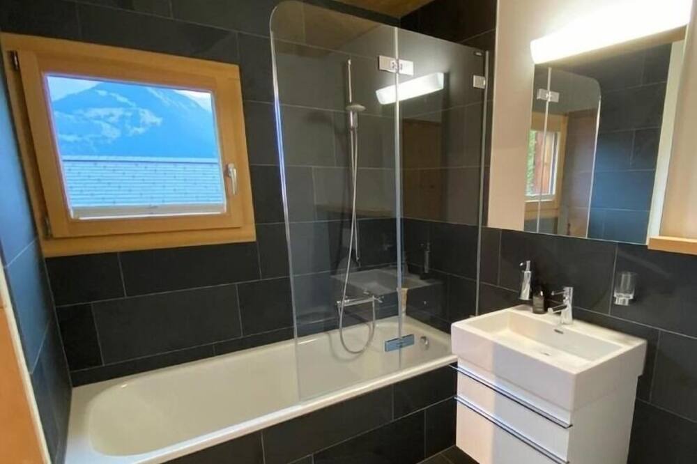 Photo of Bathroom in Cumbel
