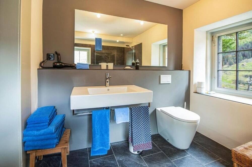 Photo of Bathroom in Wassen