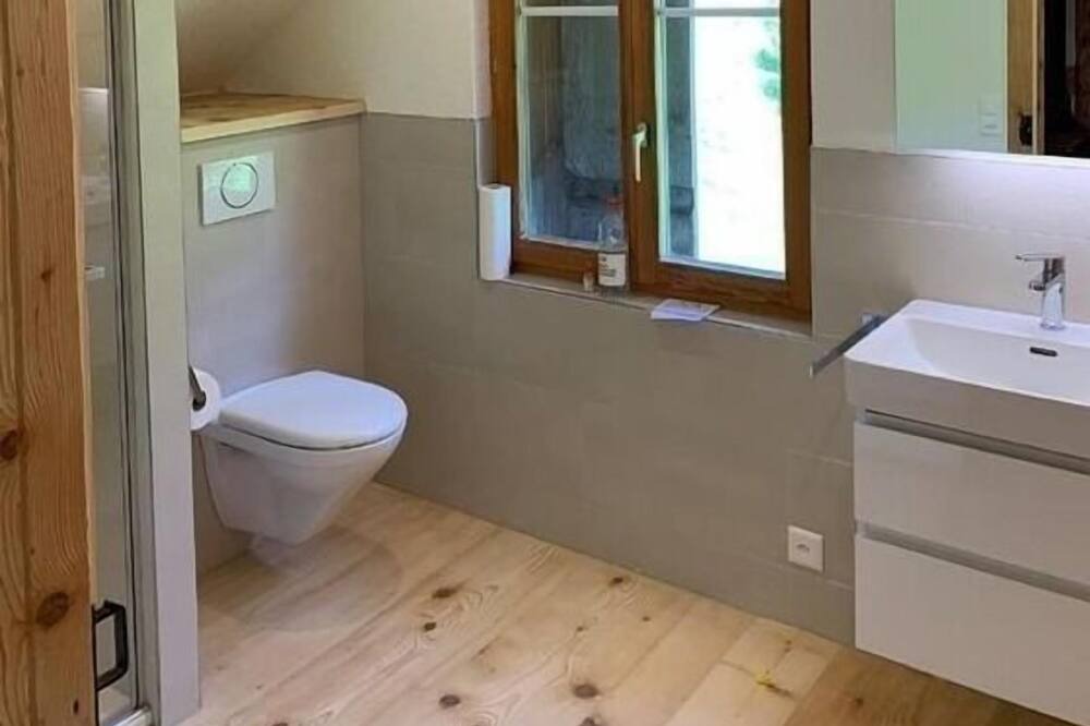 Photo of Bathroom in Mitloedi