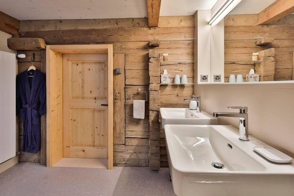 Photo of Bathroom in Krummenau