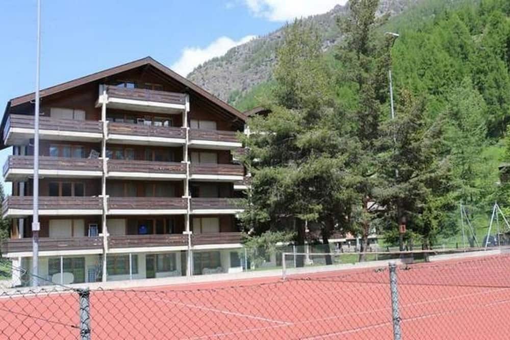 Photo of Others in Taesch