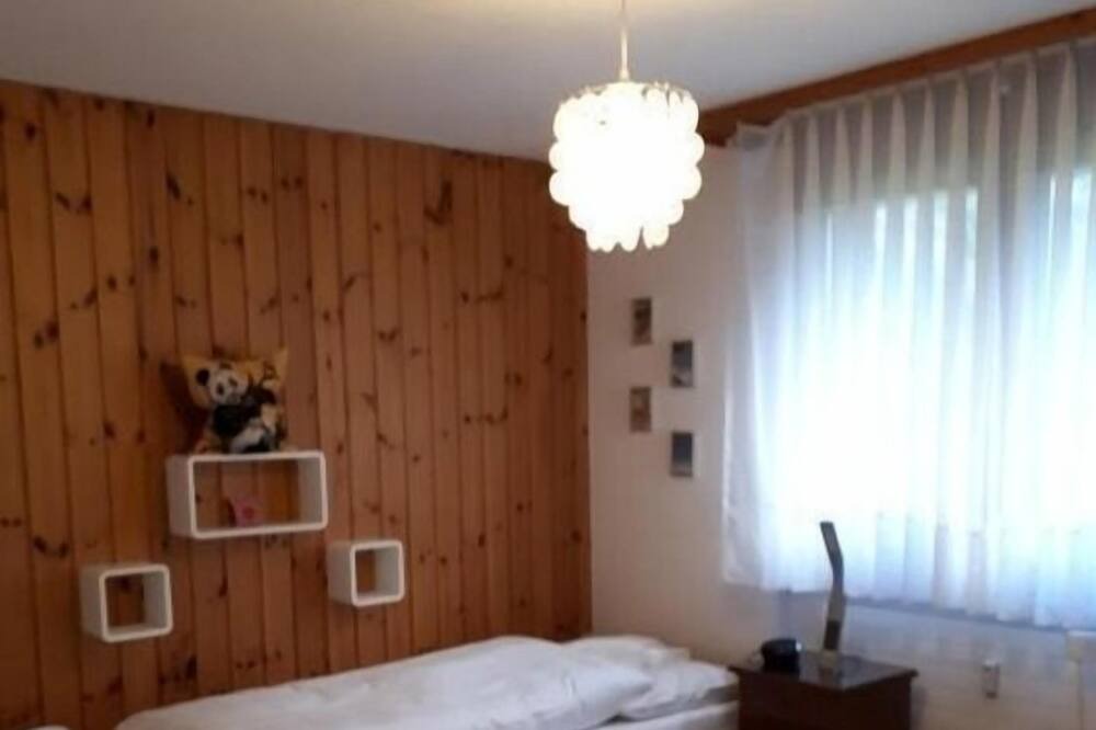 Photo of Bedroom in Taesch