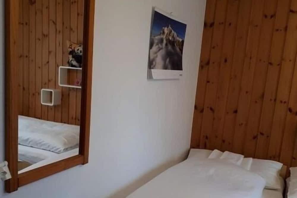 Photo of Bedroom in Taesch