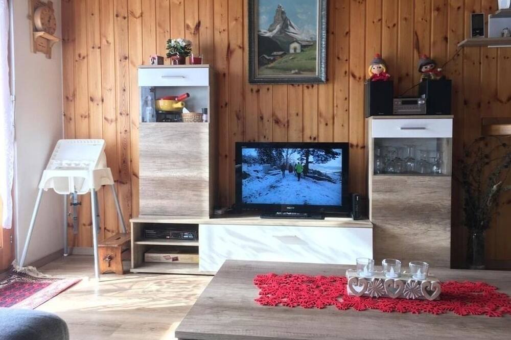 Photo of Livingroom in Taesch